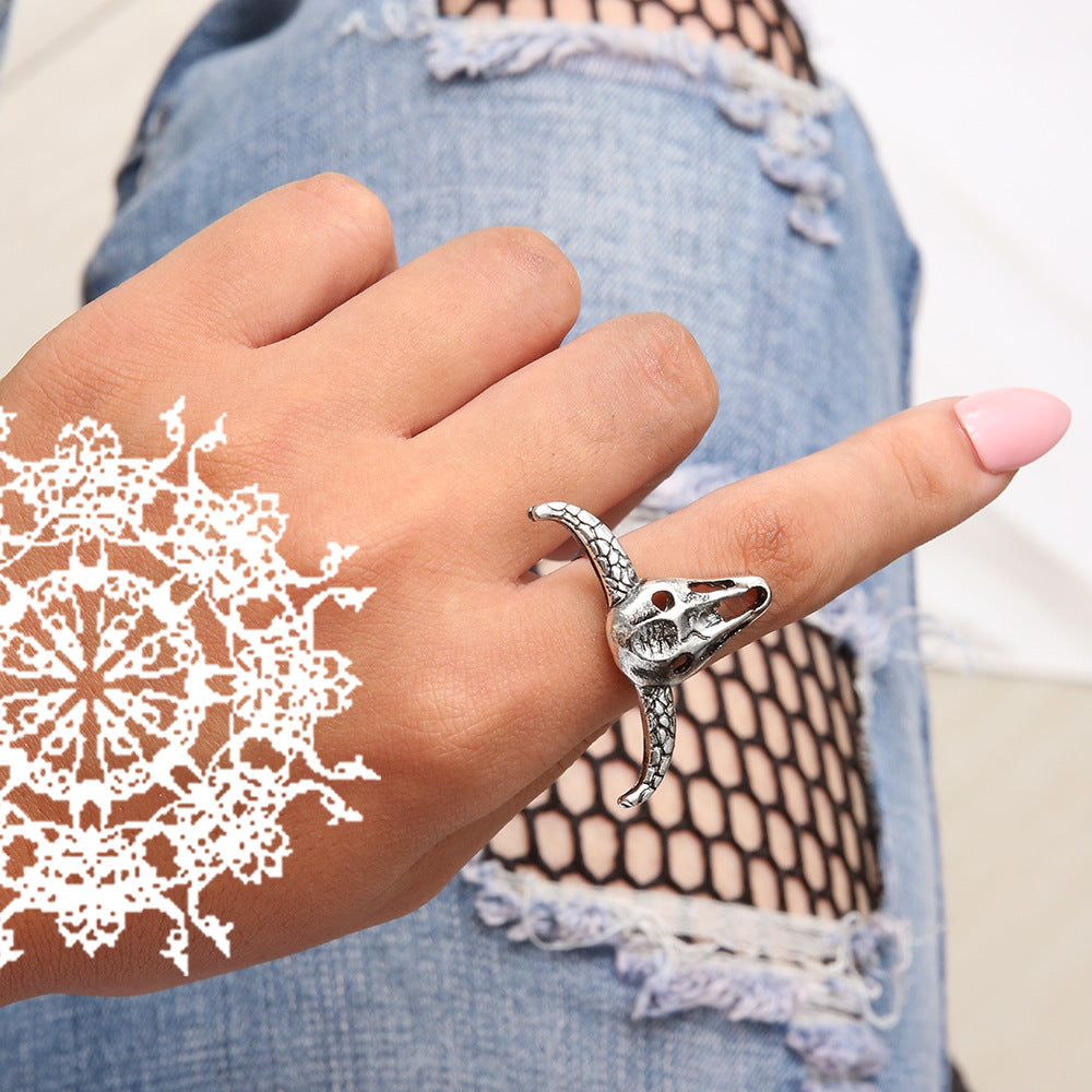 Retro Antique Silver Bull Head Ring - Unisex Alloy Statement Ring