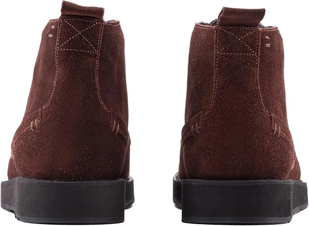 CHESTER Suede Chukka Boots