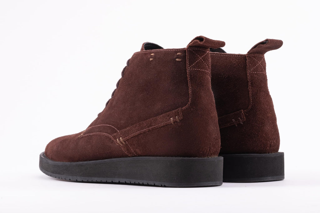 CHESTER Suede Chukka Boots