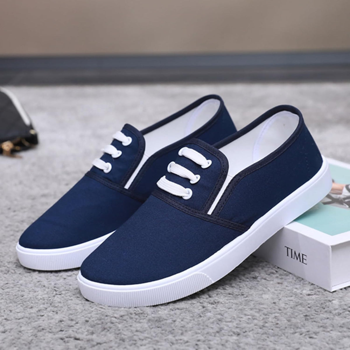 Canvas Tennis Shoes for Women Low Top Casual White Black Sneakers for Women Slip on Fashion Comfortable Walking Shoes