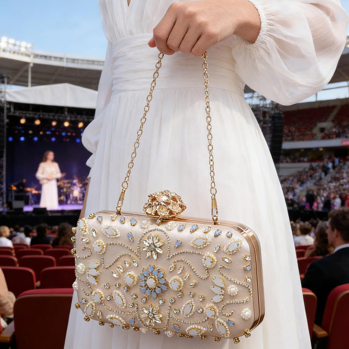 Gold Color Hollow Out Style Women Evening Bags, Ladies Elegant Small Clutch Bag With Shoulder Chain Handbags Holder, 14 * 20cm