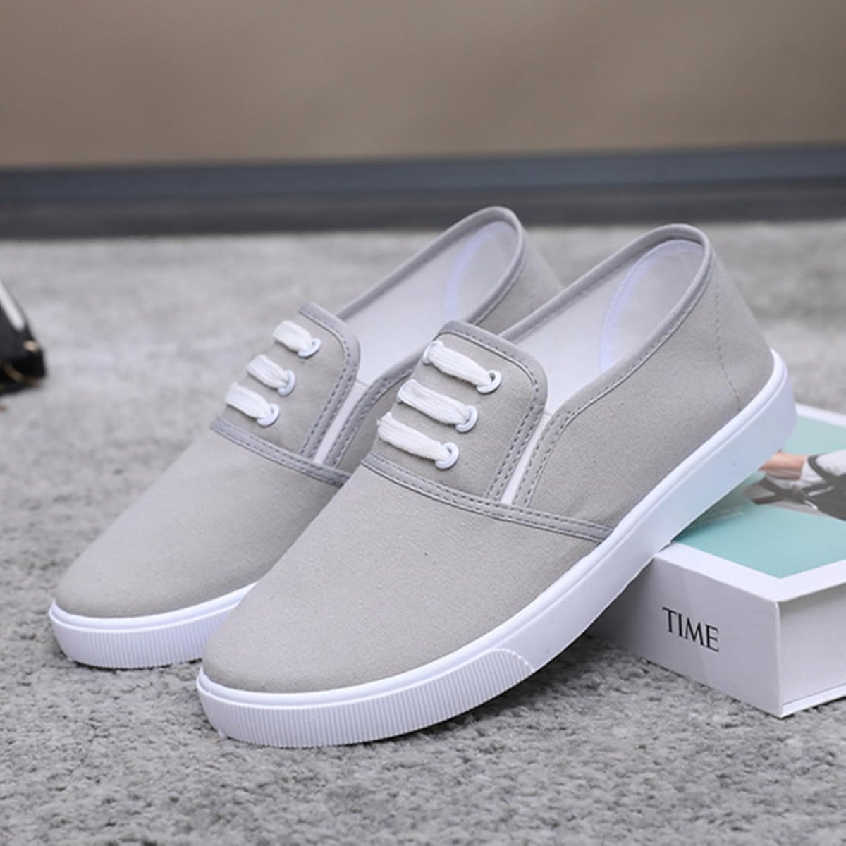 Canvas Tennis Shoes for Women Low Top Casual White Black Sneakers for Women Slip on Fashion Comfortable Walking Shoes