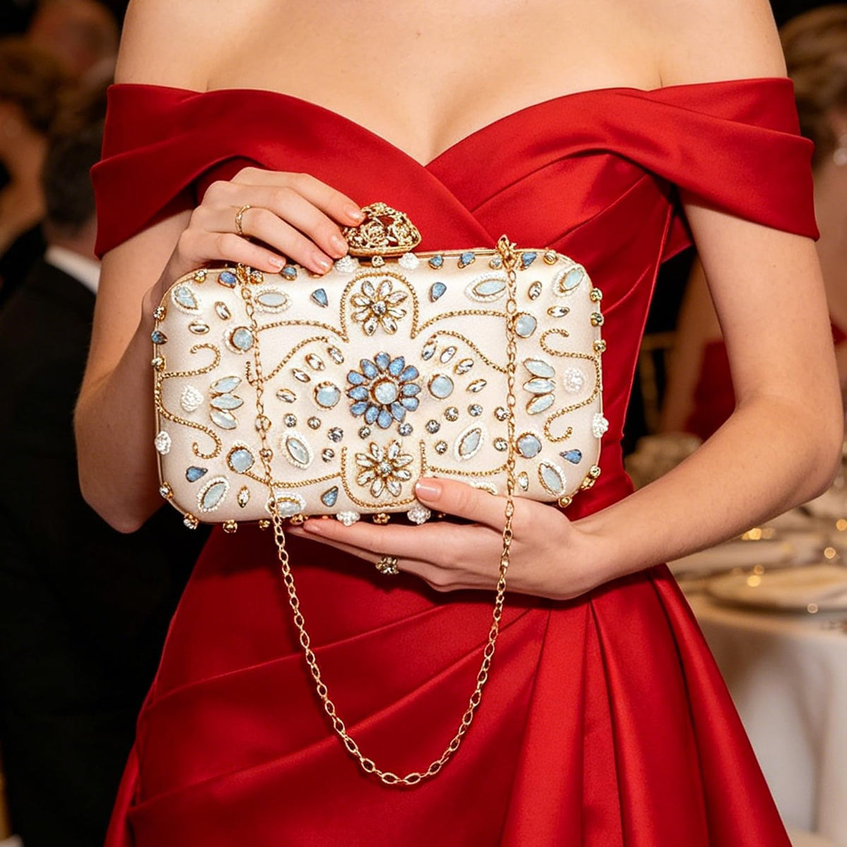 Gold Color Hollow Out Style Women Evening Bags, Ladies Elegant Small Clutch Bag With Shoulder Chain Handbags Holder, 14 * 20cm