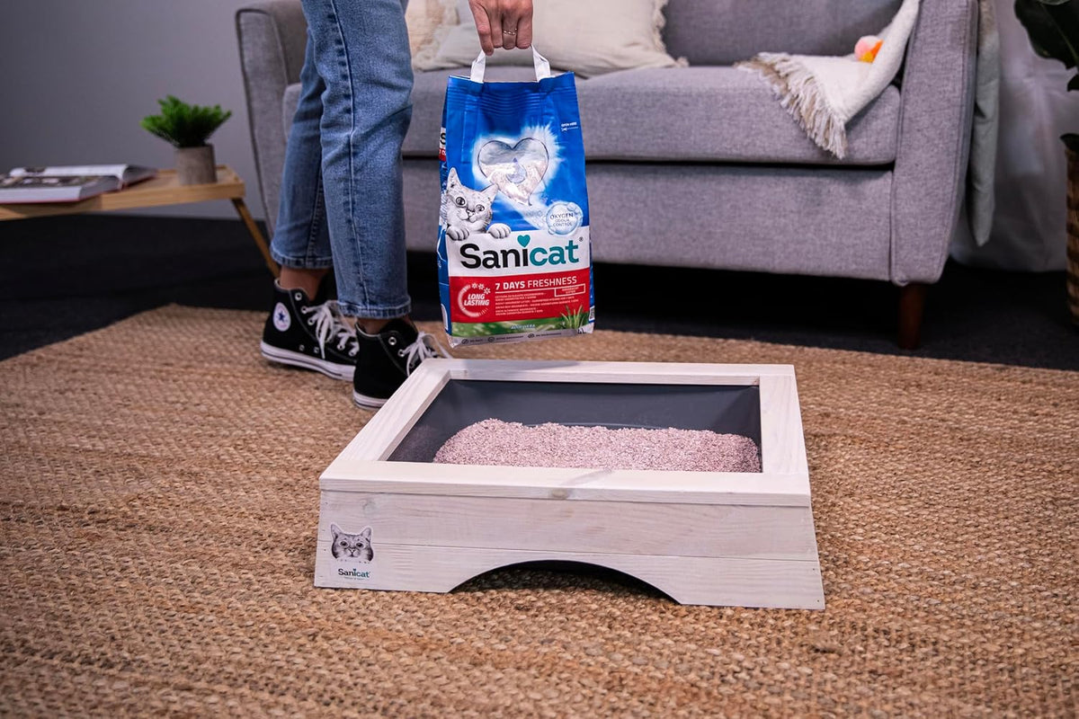Sanicat - Classic cat litter with Aloe Vera | 7-day odour control | Fast absorption | product for your pet’s hygiene | Keep Your Home Clean | 4L capacity