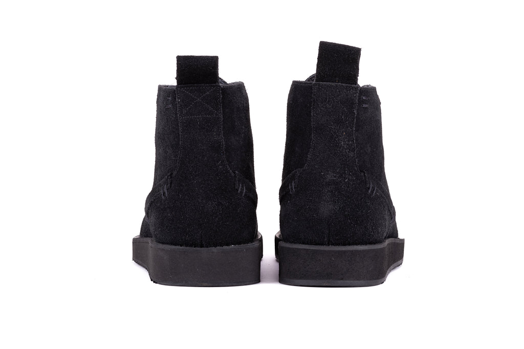 CHESTER Suede Chukka Boots