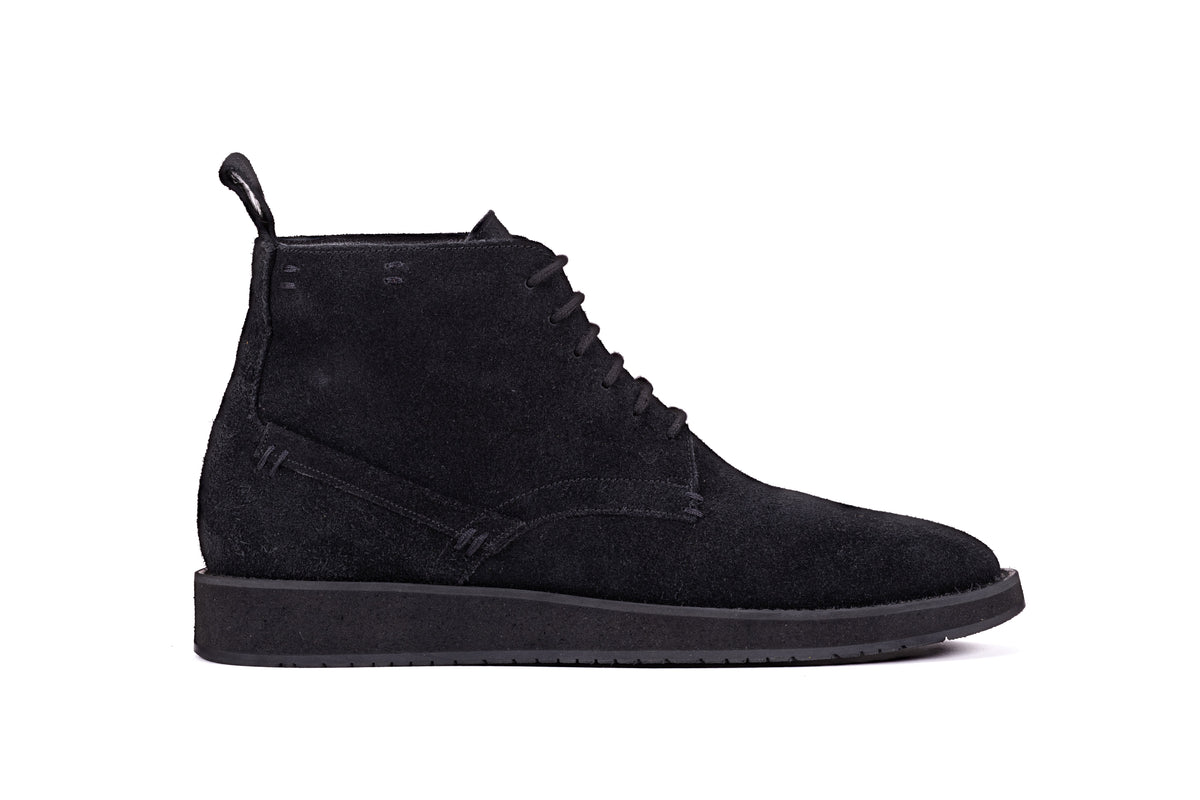 CHESTER Suede Chukka Boots