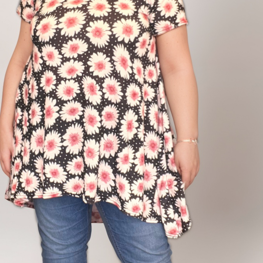 Daisy Print Swing Top with Hanky Hem