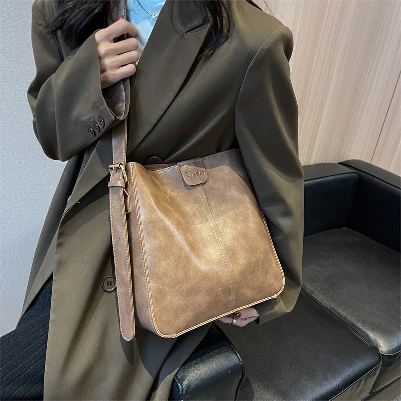 Women's Large-Capacity Bucket Crossbody Bag - Autumn and Winter Shoulder Handbag