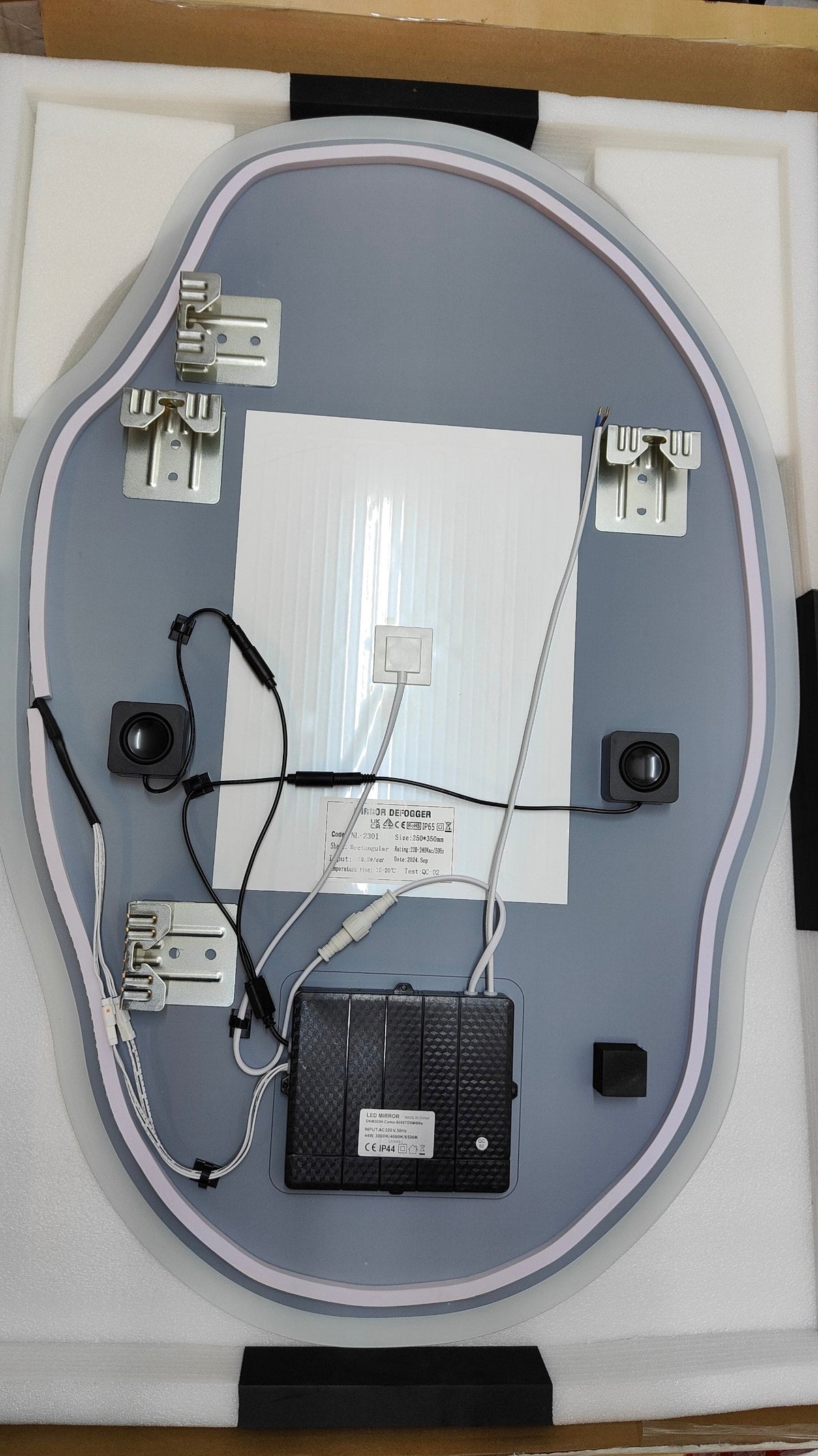 Irregular LED Bathroom Mirror 600x900 Bluetooth Anti Fog Dimmable S'bagno