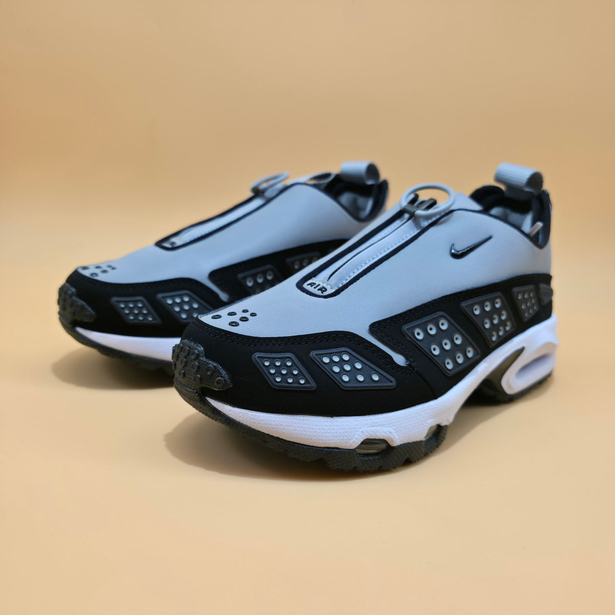 Nike Air Max SNDR Women's Trainers Black White Anthracite UK Size 3