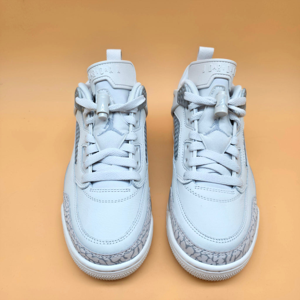 Jordan Spizike Low Women’s Trainers Swan Wolf Grey Metallic Silver IR1836-101