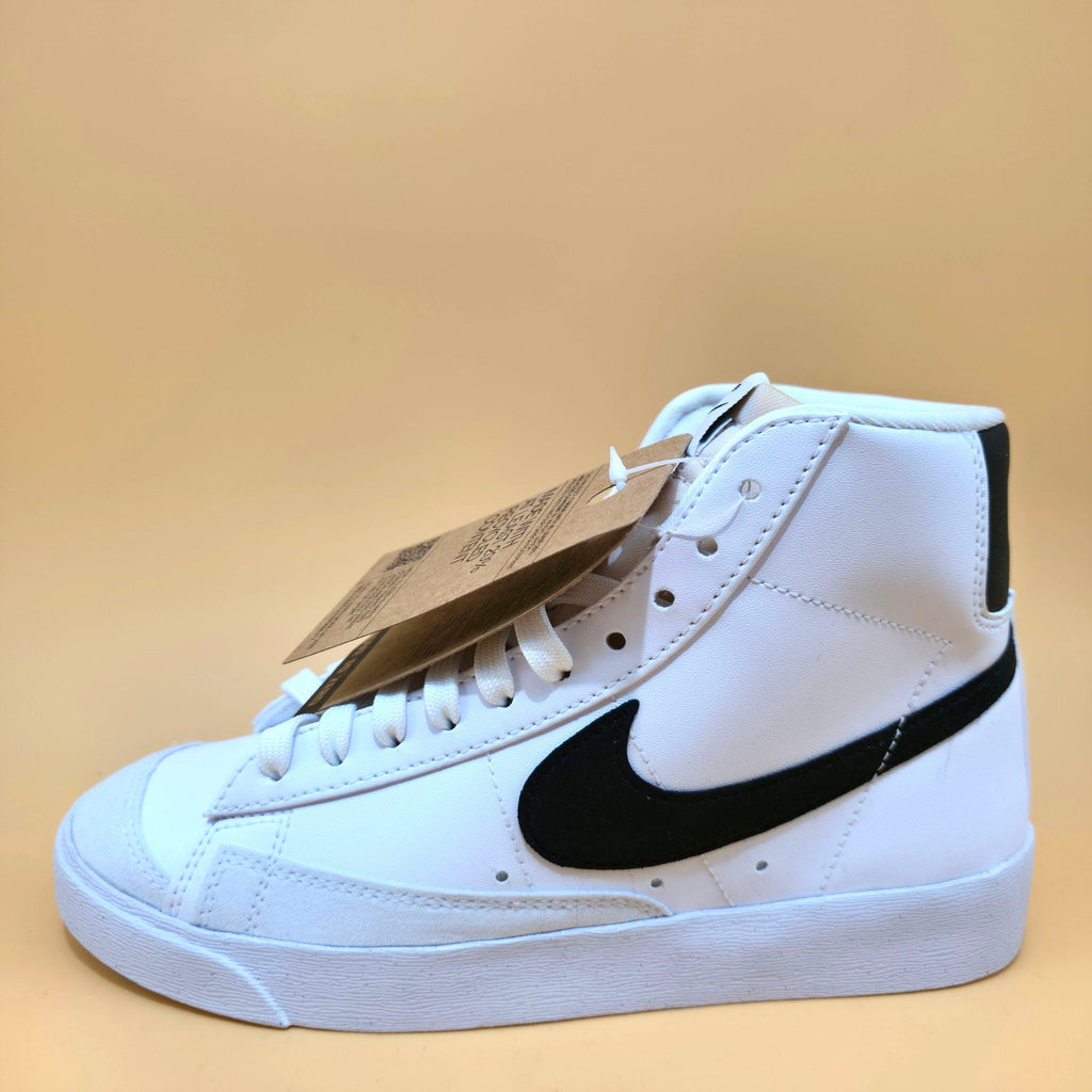 Nike Blazer Mid ’77 Next Nature Women’s White Black DO1344-101