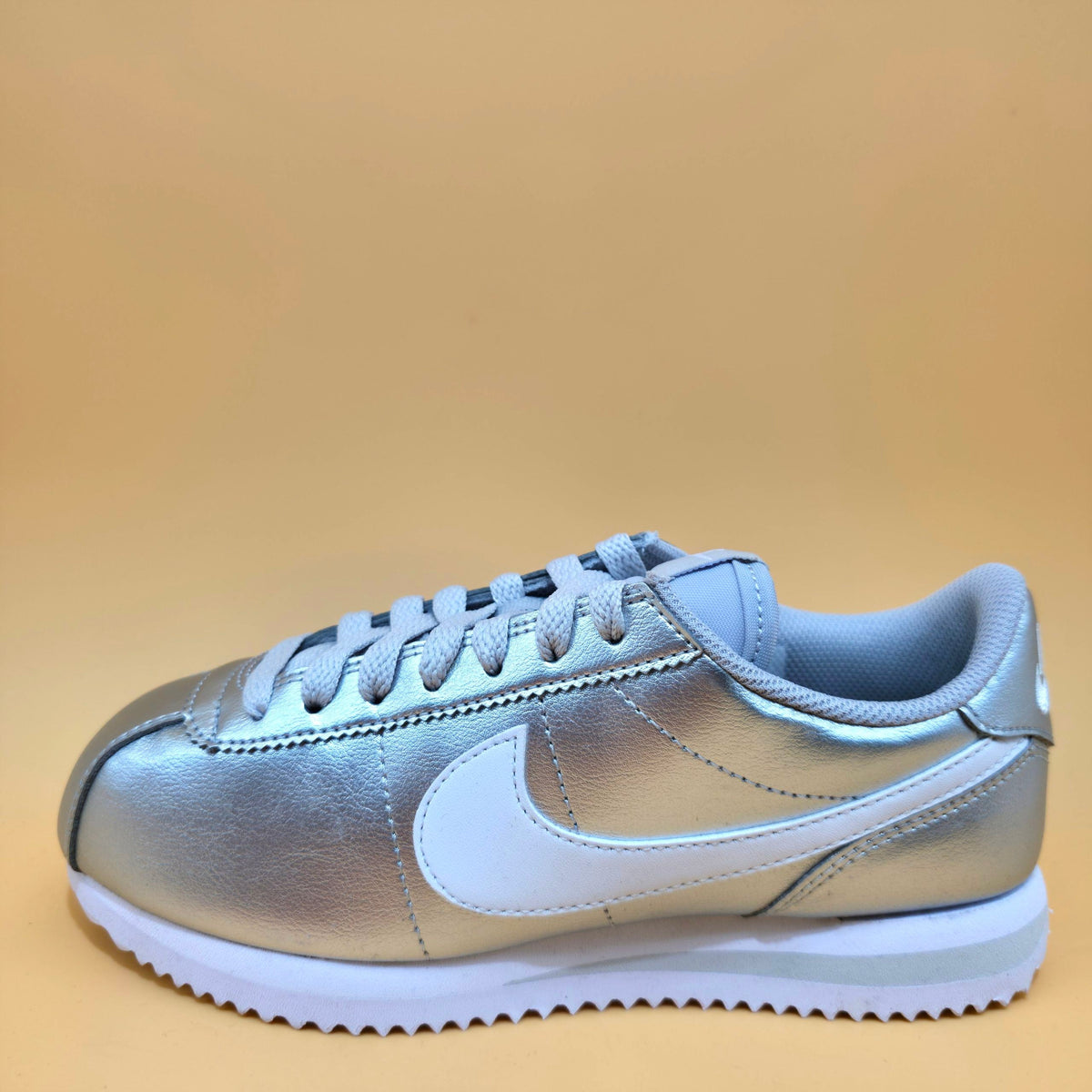 Nike Cortez Women’s Trainers Metallic Silver Grey Fog IR0042-001