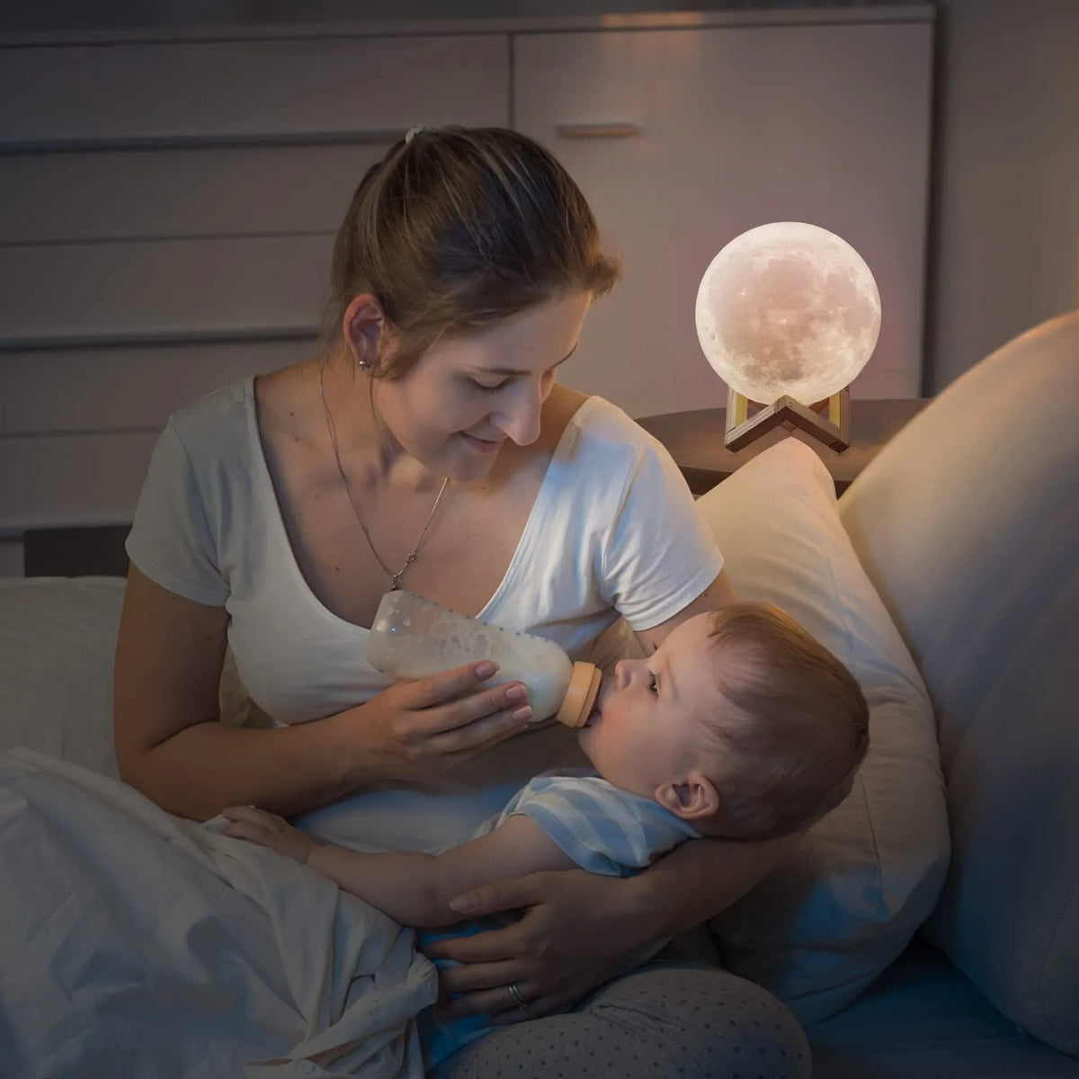 Moon Lamp 15cm 3D LED Light Wireless Moon Model Night Light Beam Lamp